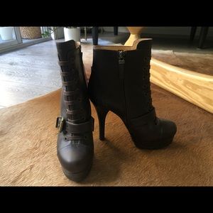 Fendi Boots size 37.5